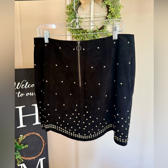 Free People 100% Real Genuine Suede Leather Studded Scalloped Mini Skirt Sz 10 - Picture 2 of 9